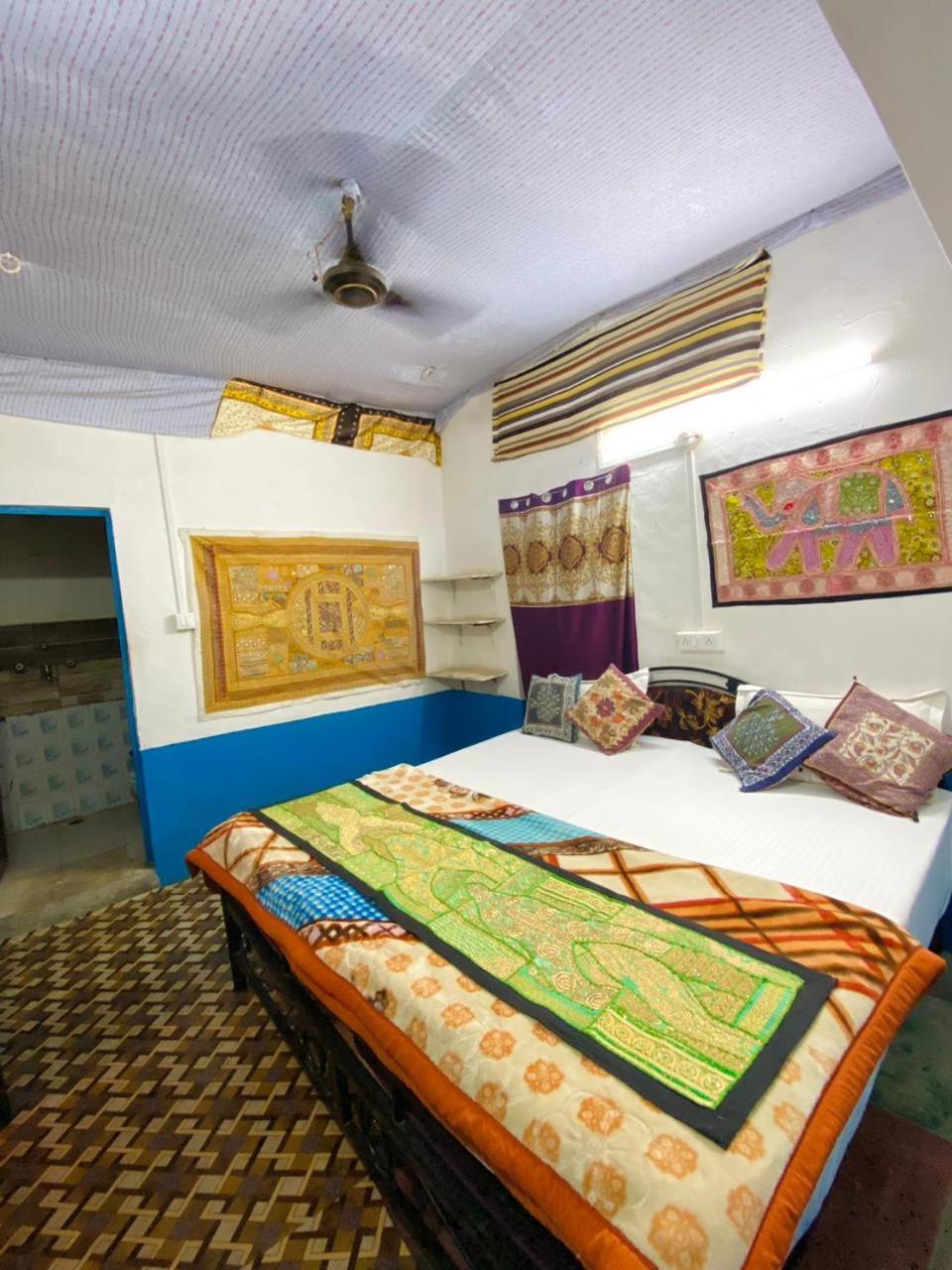 Mirvana Guest House & Camel Safari Jaisalmer Eksteriør billede
